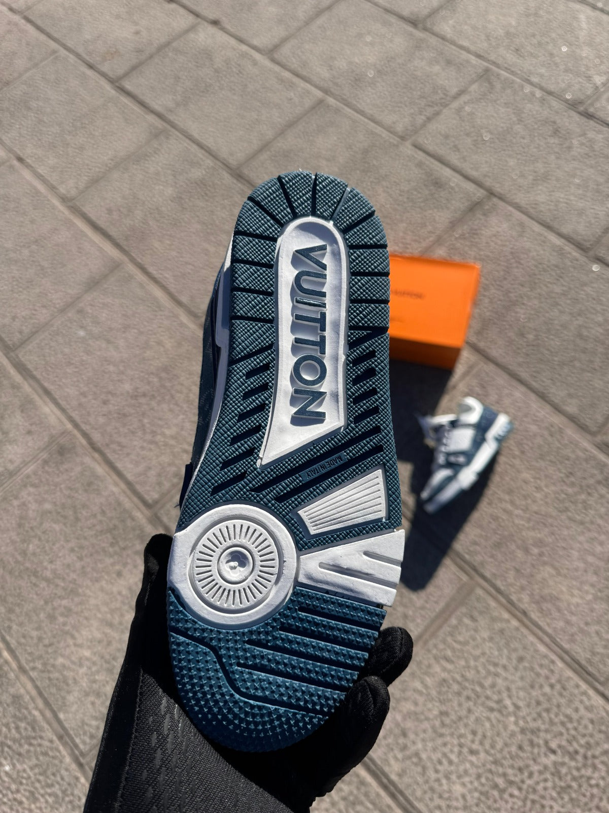 LV Trainer azules y blancas