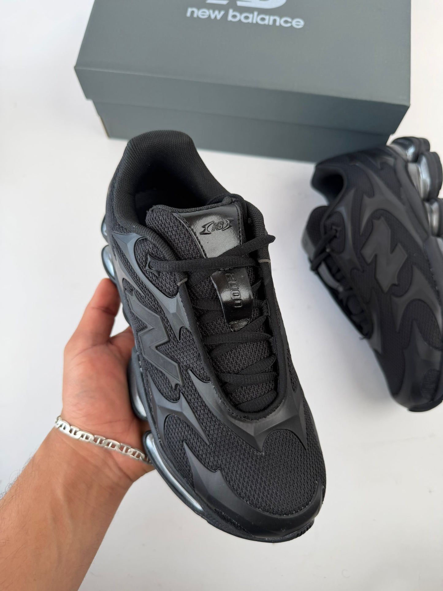 New Balance 2000 negras