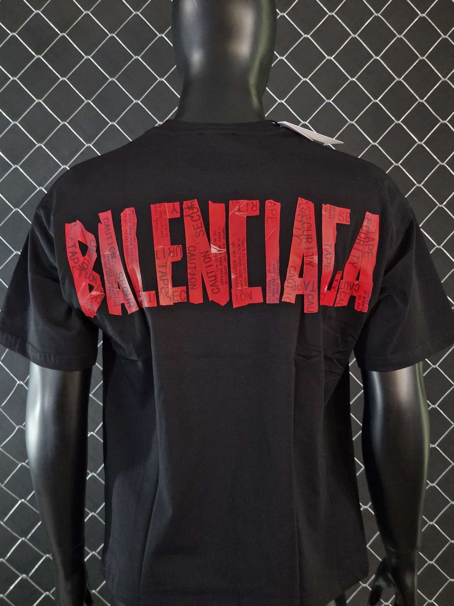 Camiseta balenciaga negra logo rojo grande