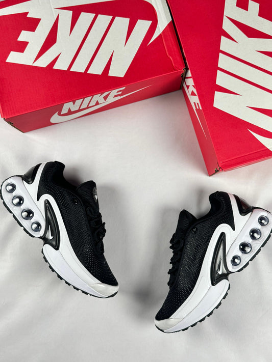 Nike TN DN negras y blancas