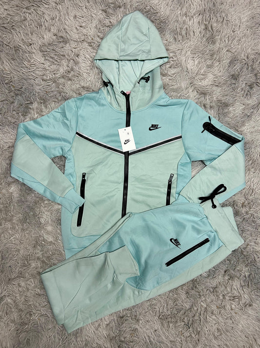 Chandal tech azul y verde agua logo negro