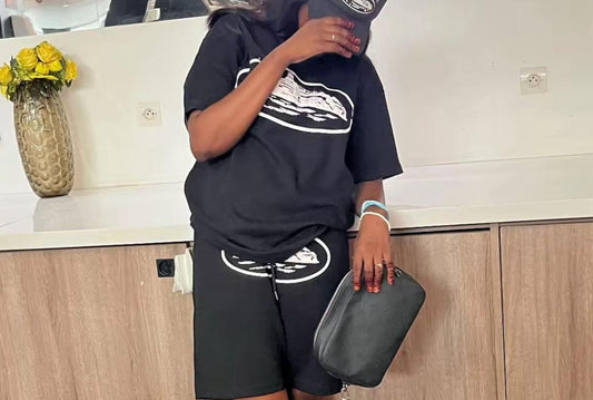 Conjunto corteiz negro logo blanco