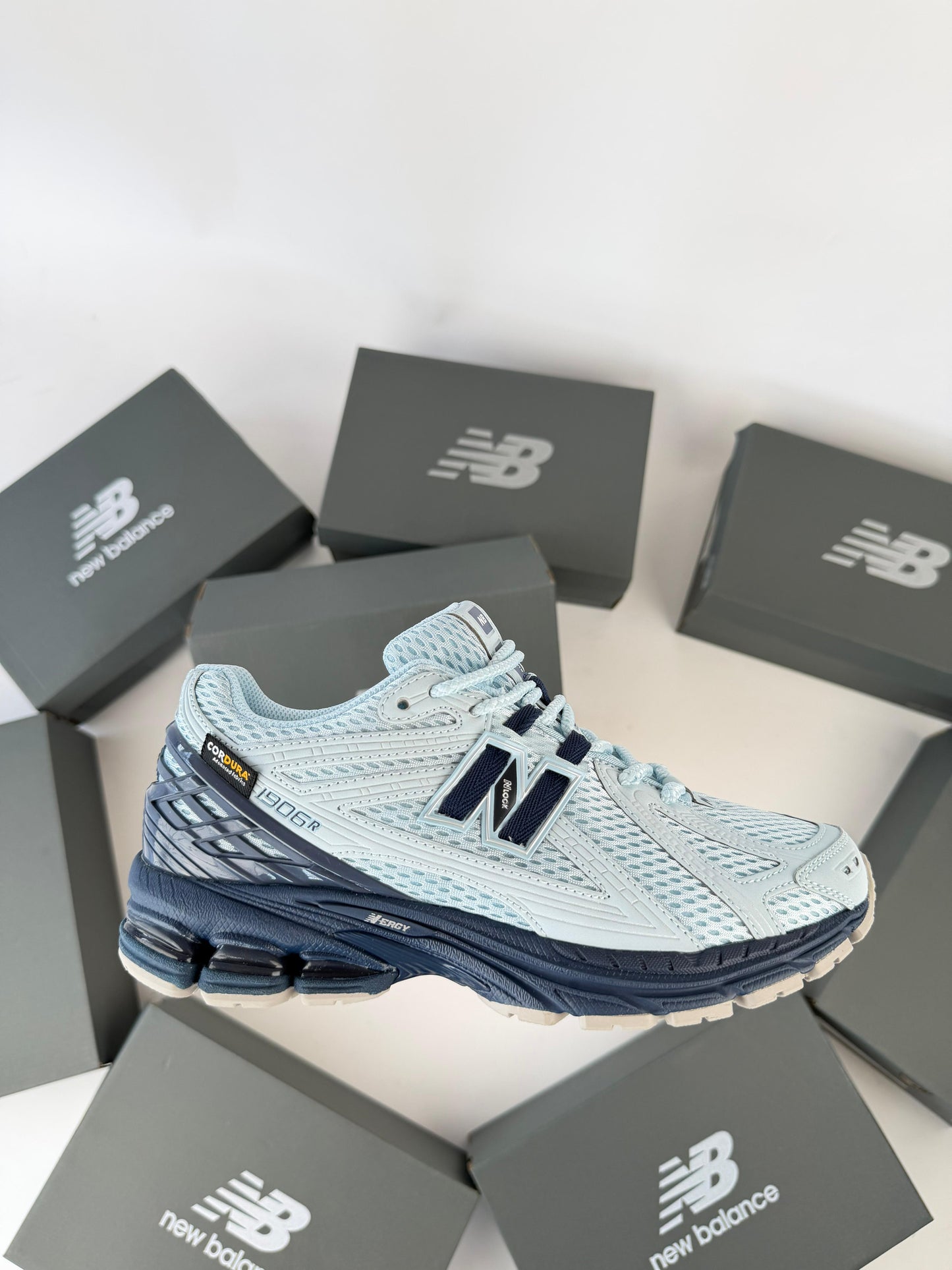 New Balance 1906R azules y grises