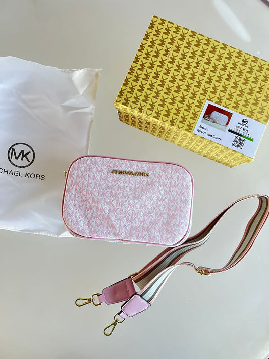 Bolso Michael Kors rosa y blanco logo dorado
