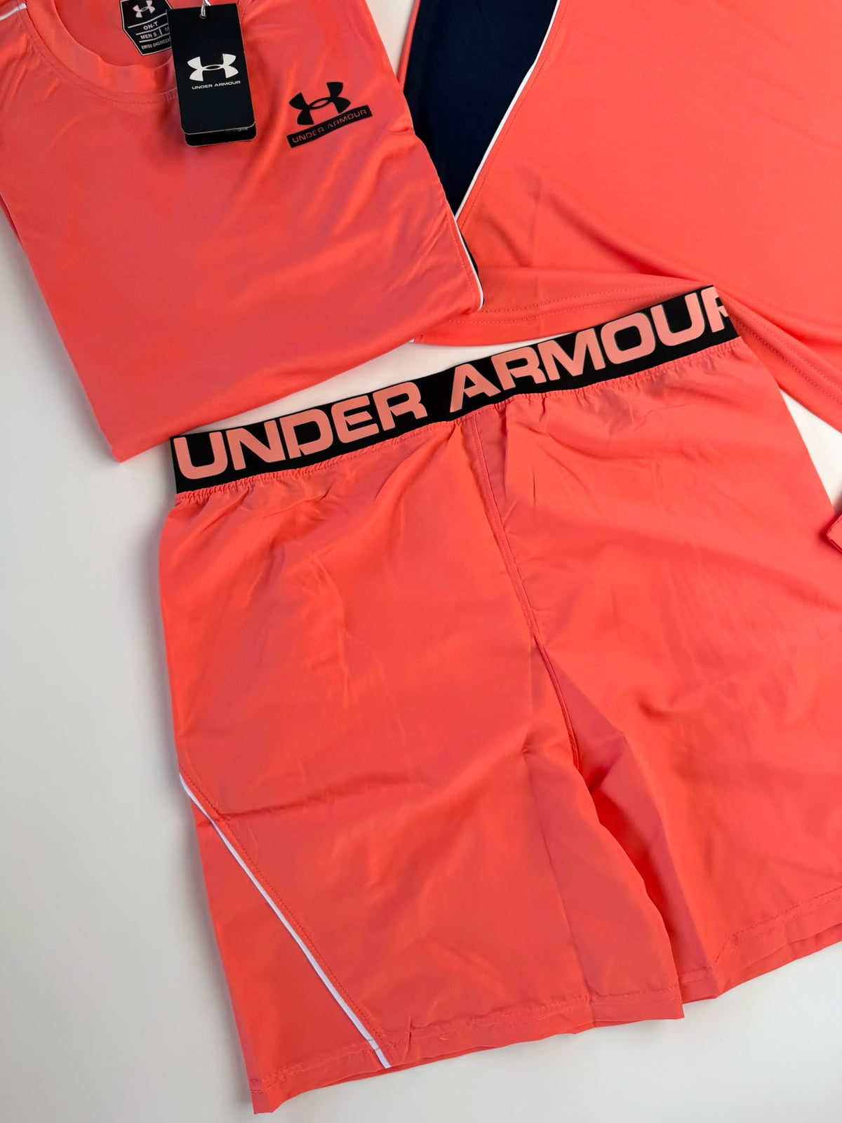 Conjunto corto under armour salmon logo negro