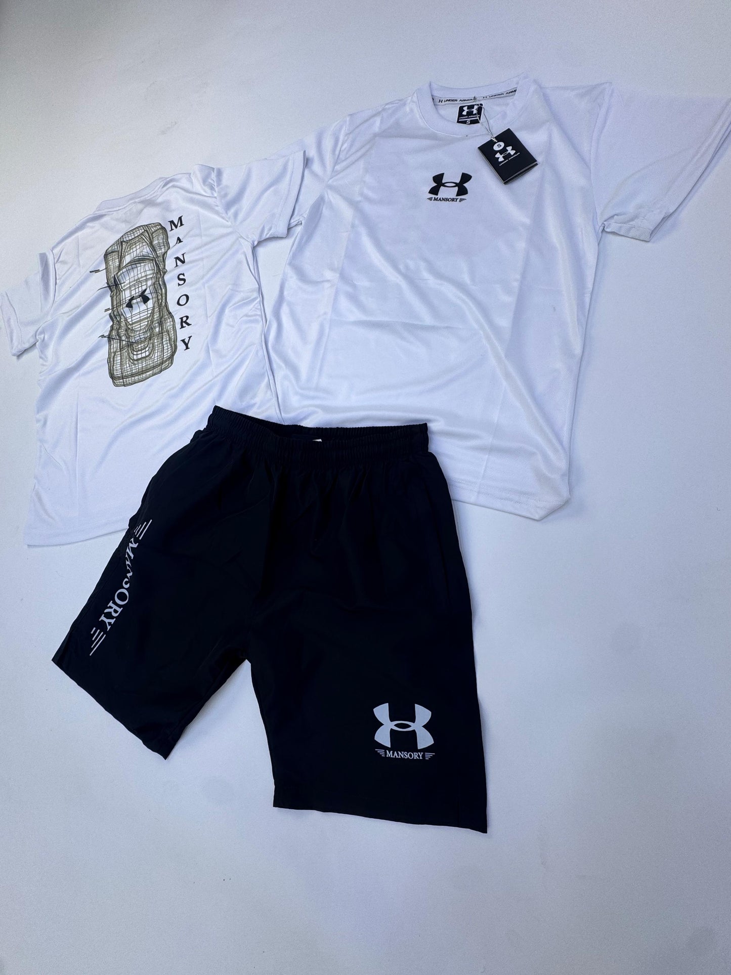 Conjunto corto Under Armour blanco x Mansory logo negro