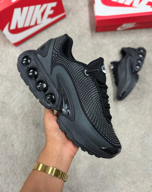 NIKE TN DN NEGRAS