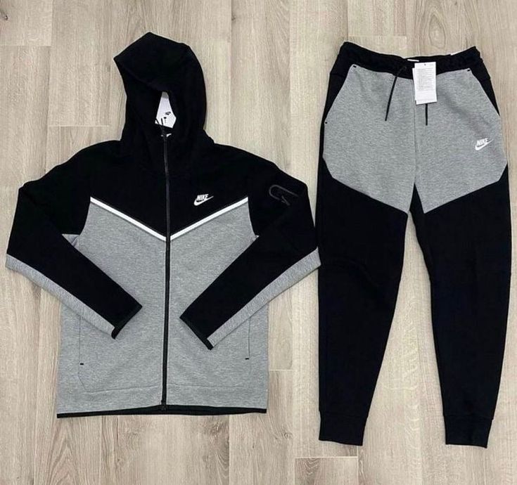 Chandal nike tech negro y gris logo blanco