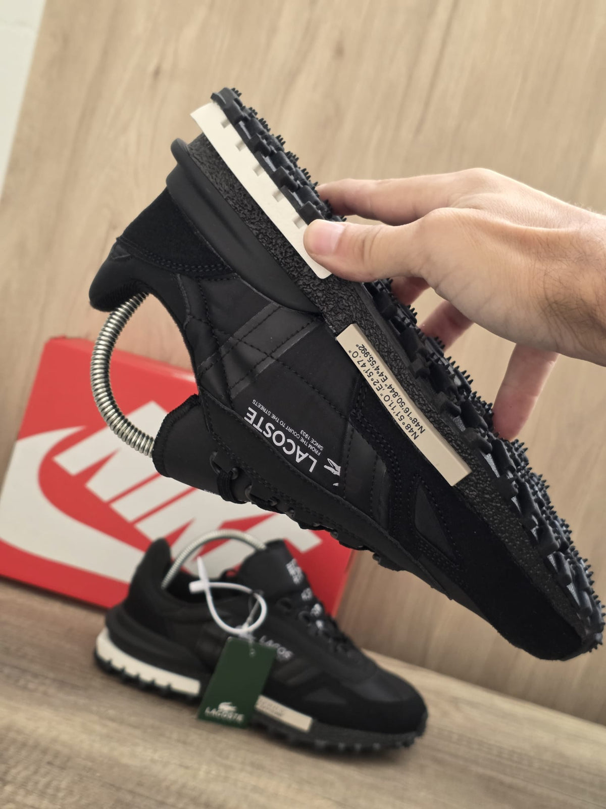 Lacoste negra suela blanca