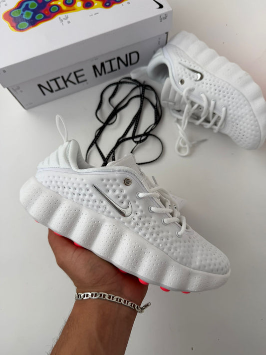 Zapatillas Nike mind blancas logo plateado