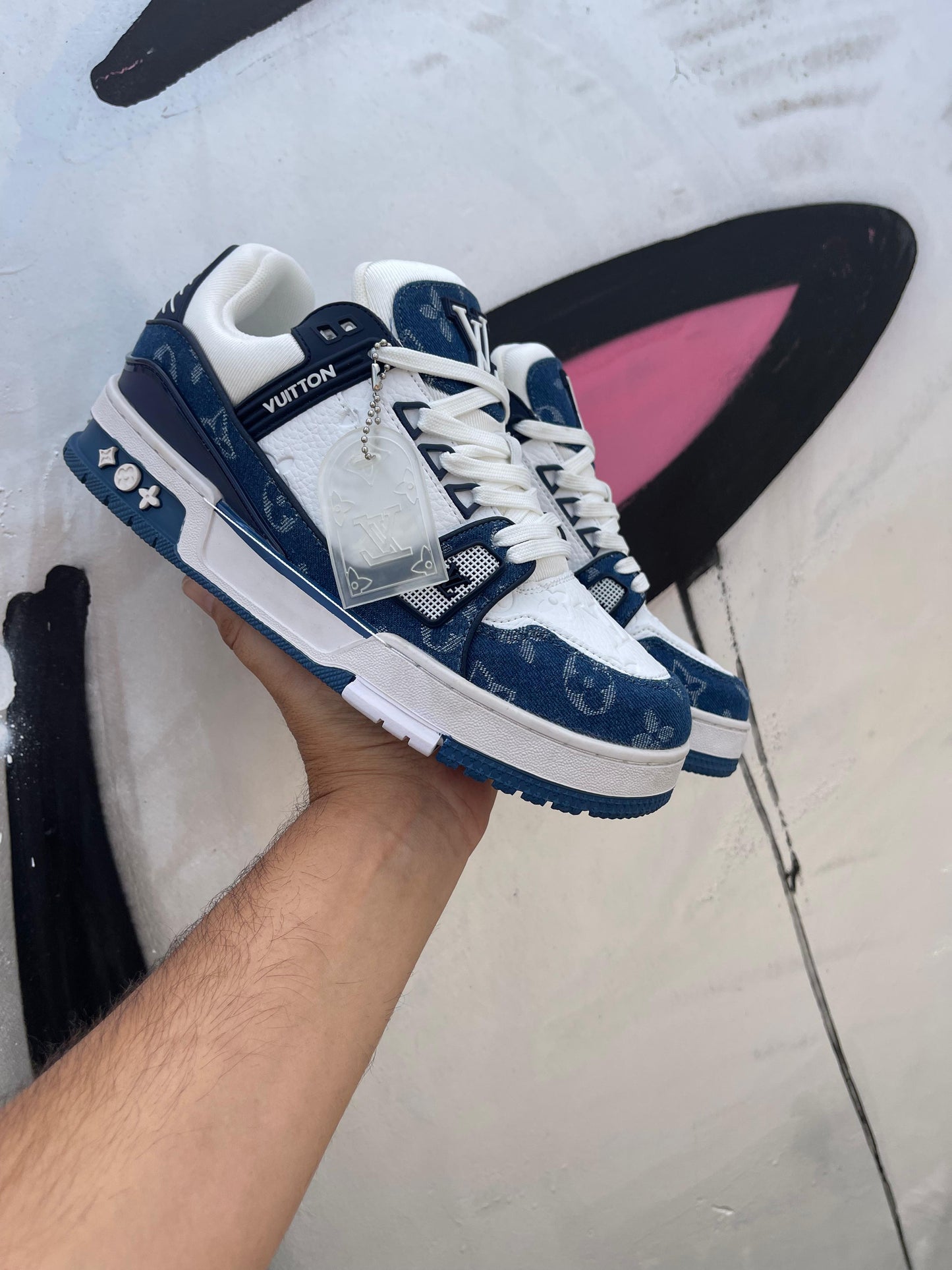 LV Trainer azules y blancas