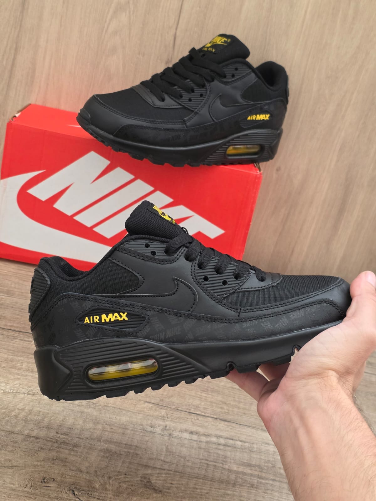Air max 90 negra oro signos nikes
