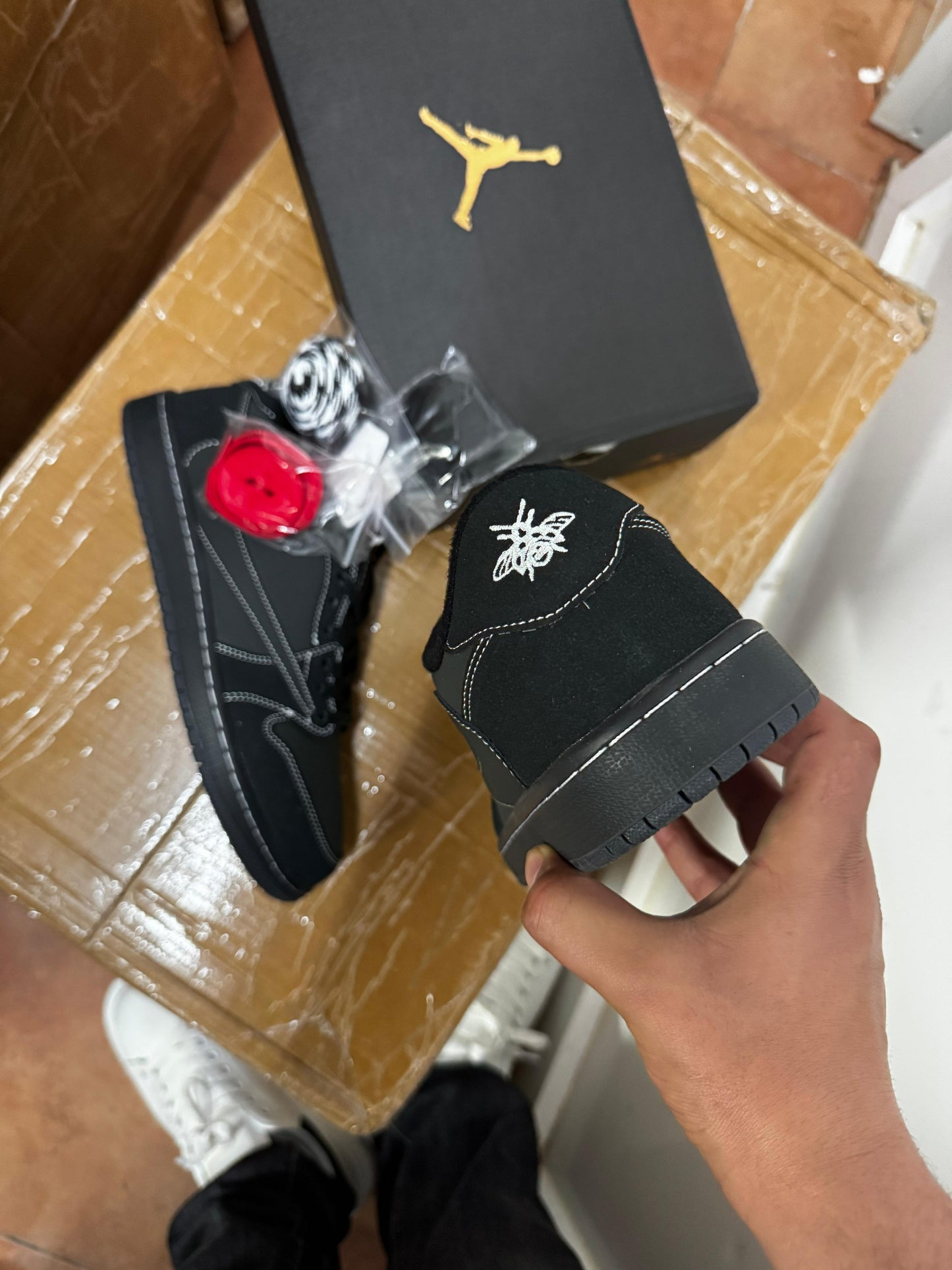 Air Jordan Low x Travis Scott negras detalles blancos