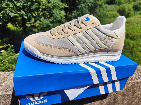 ADIDAS SL 72 beige logo blanco detalles dorados