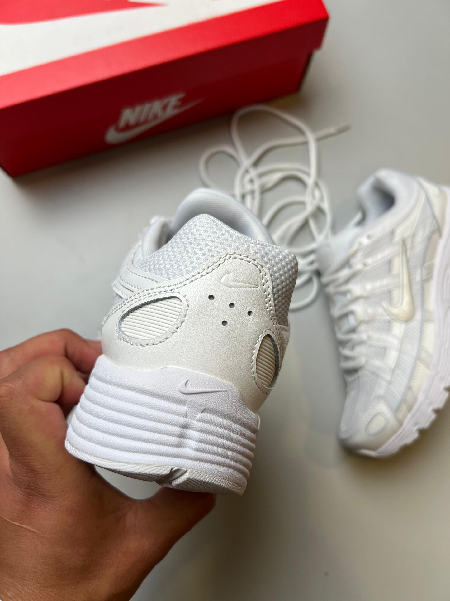 Nike P-6000 blancas
