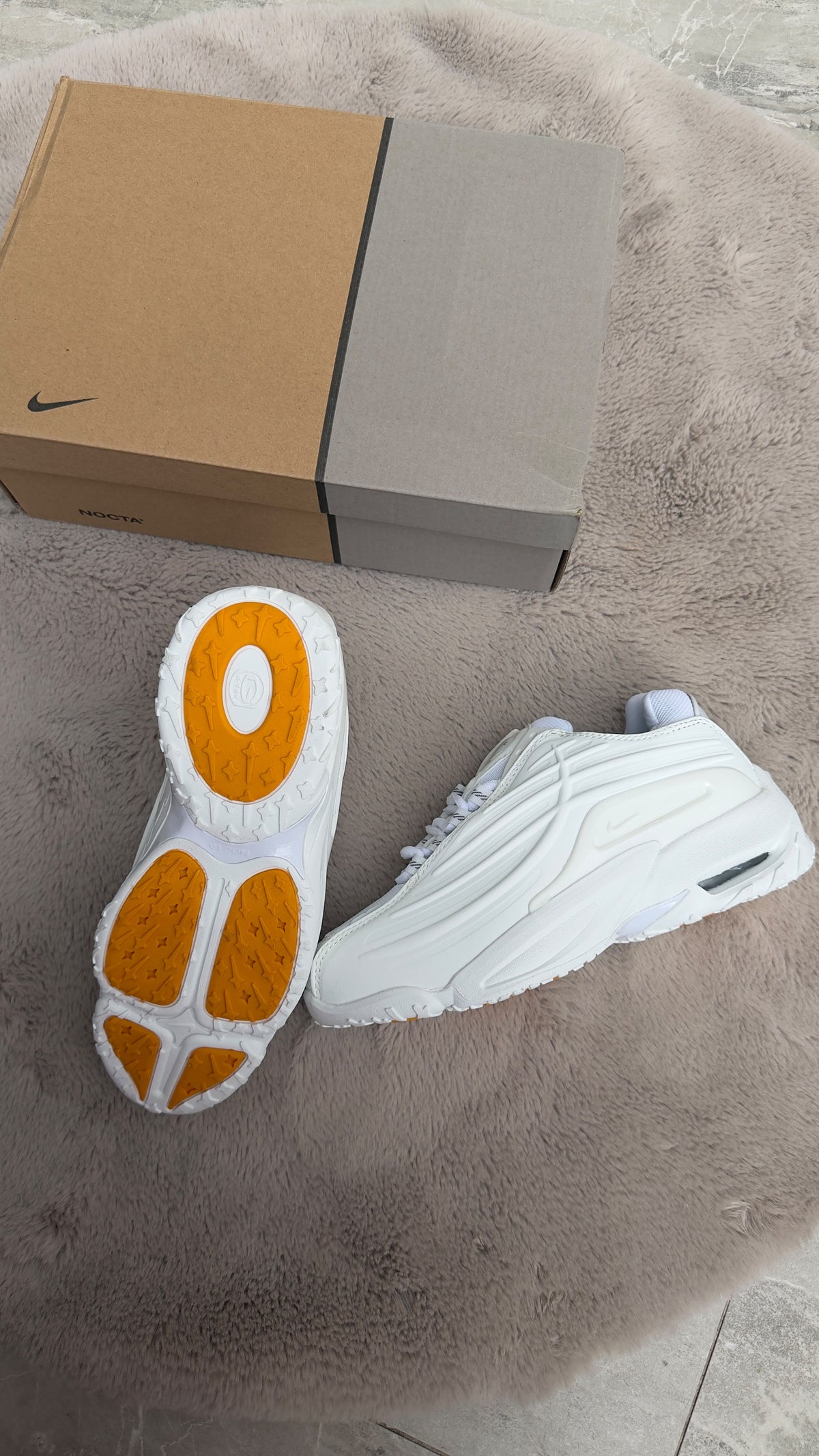 Nike nocta blancas
