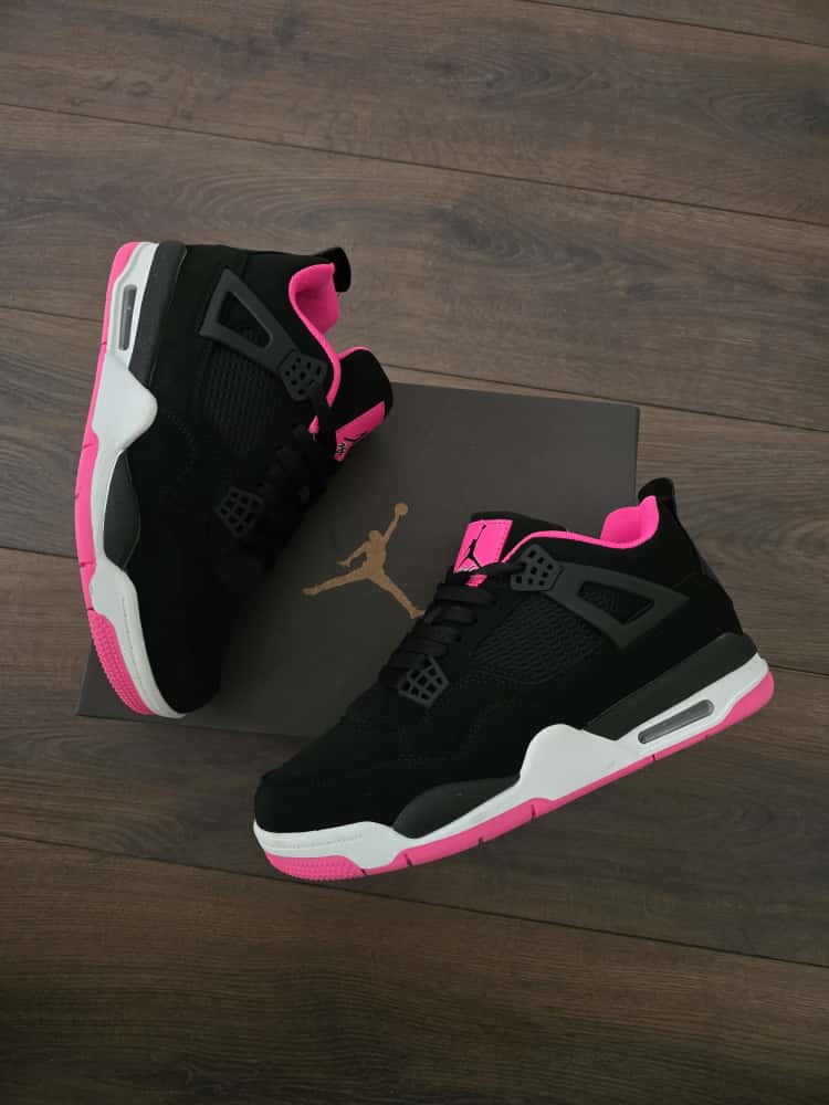 JORDAN 4 NEGRA SUELA ROSA