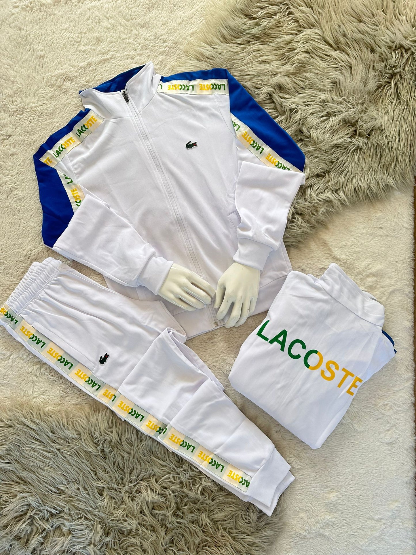 Chandal Lacoste blanco y azul logo verde detalles verde y amarillo