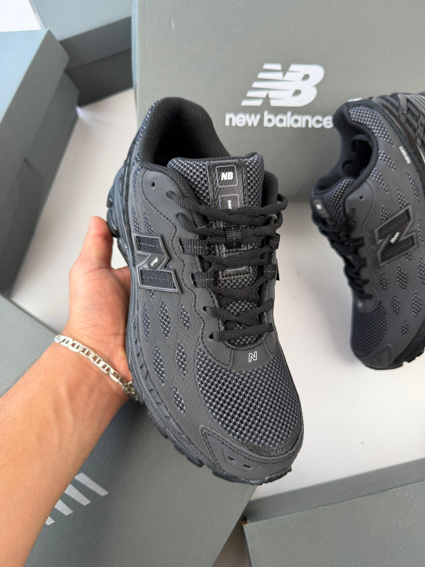 New Balance 1906R negras