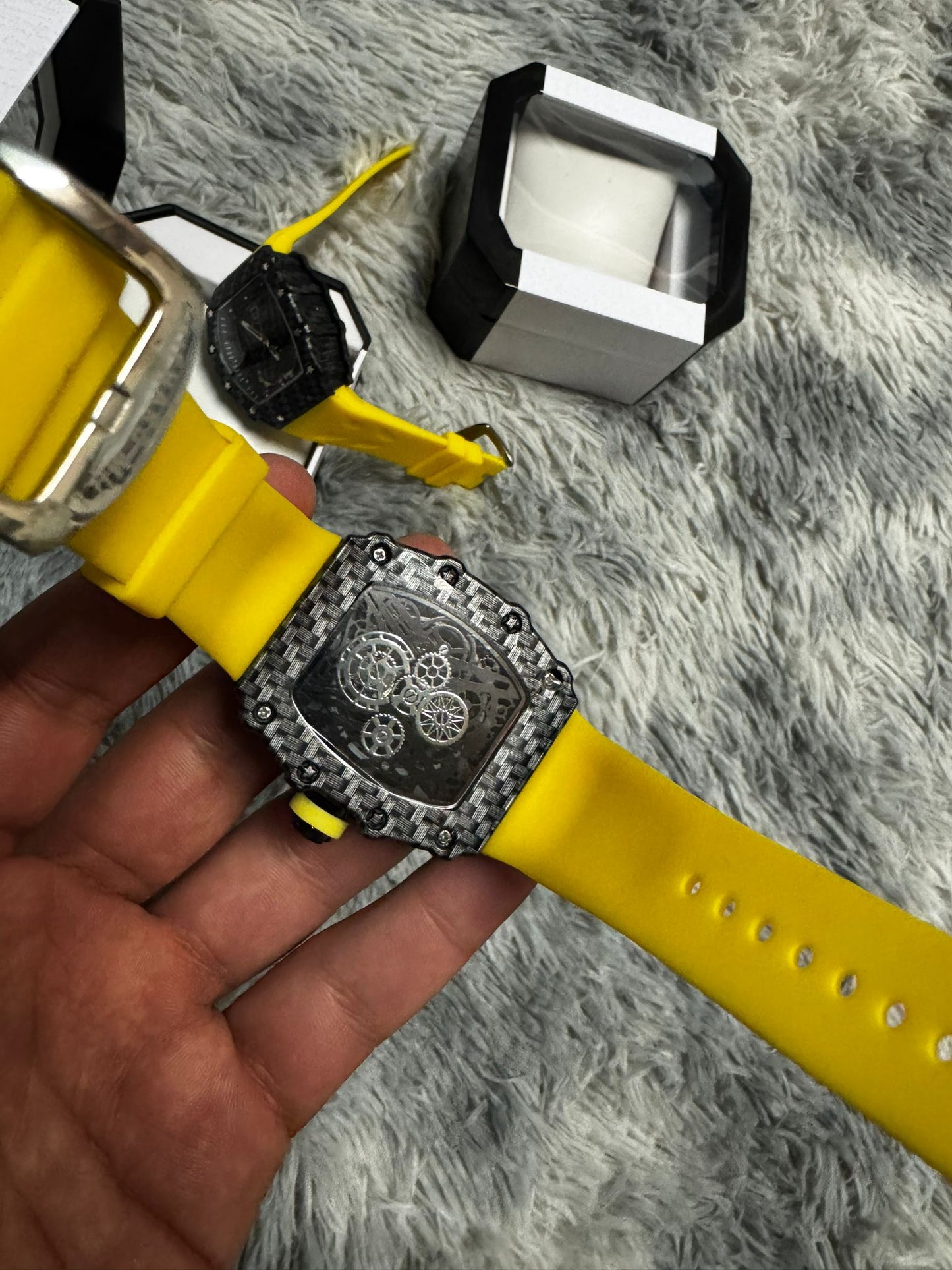 RELOJ RICHARD MILLE AMARILLO Y NEGRO
