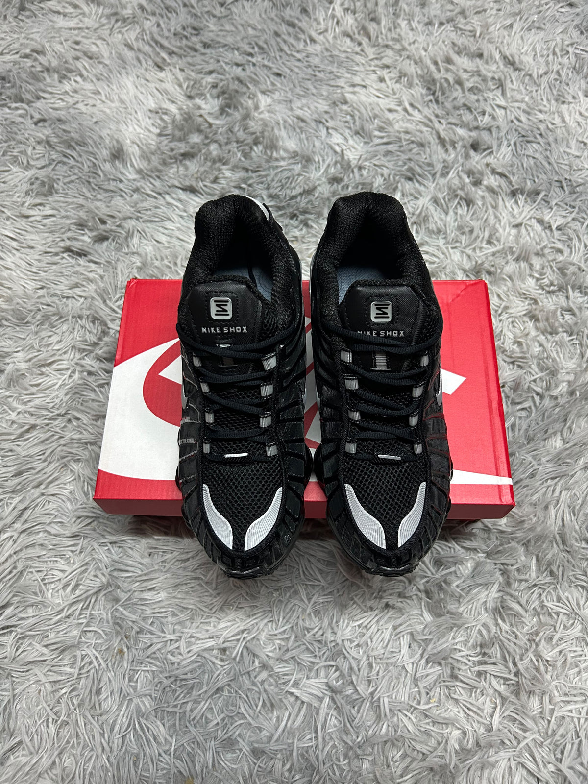SHOX TL Negras logo plateado