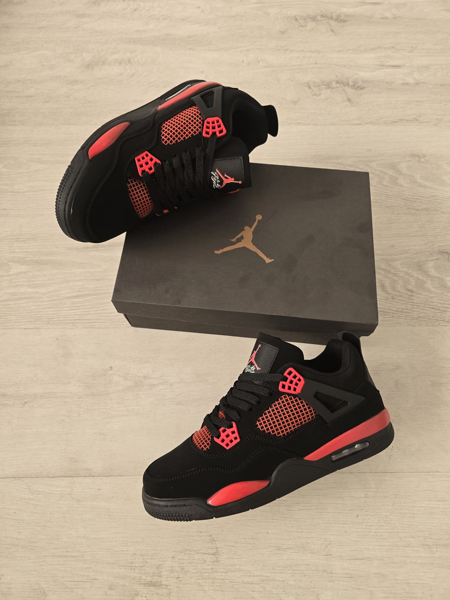 Jordan 4 negra roja