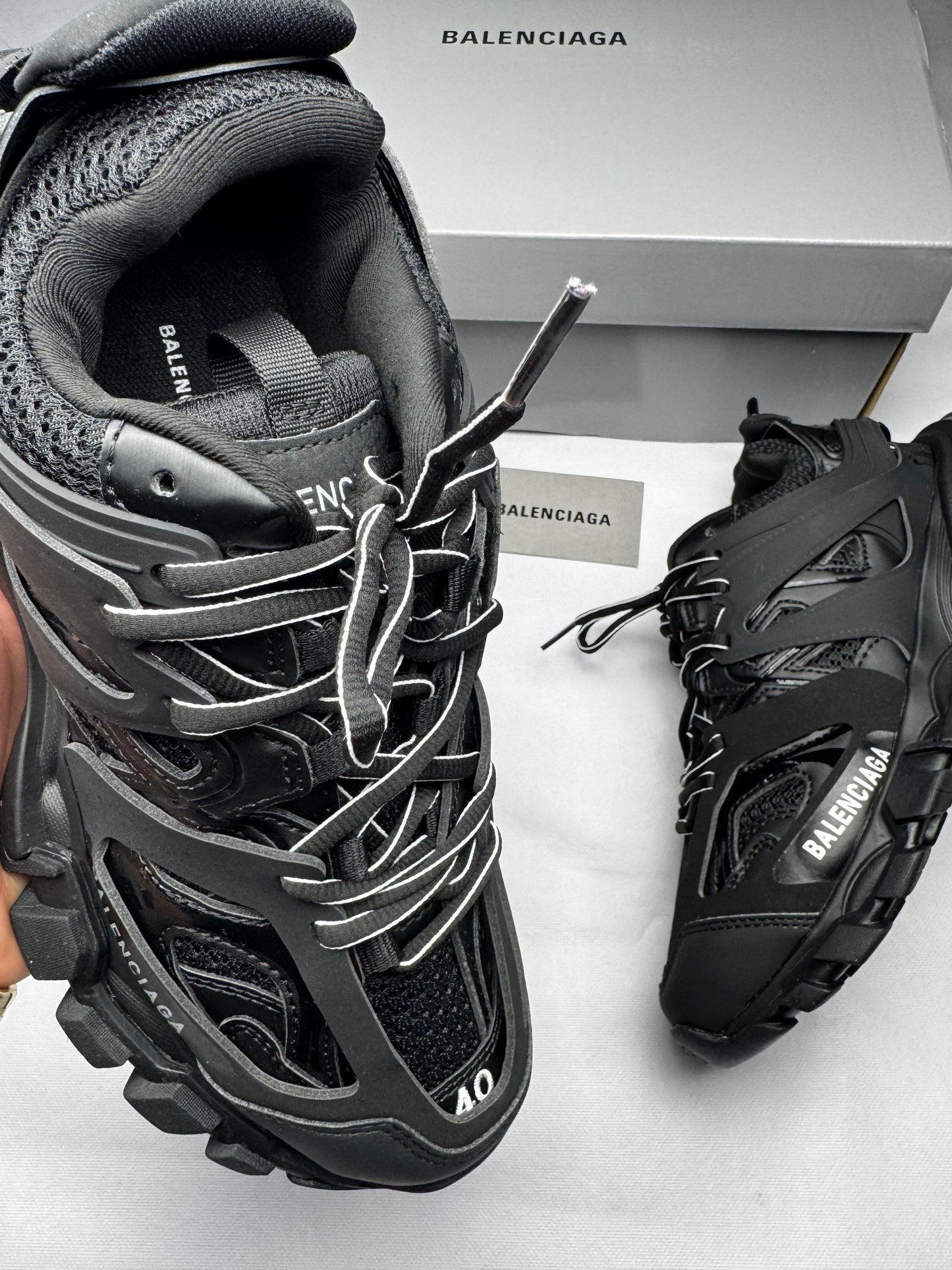 Balenciaga track negras logo blanco