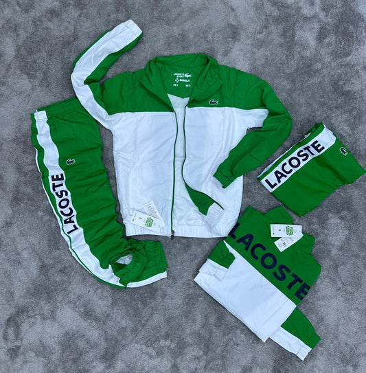 Chandal LACOSTE verde y blanco logo negro en espalda