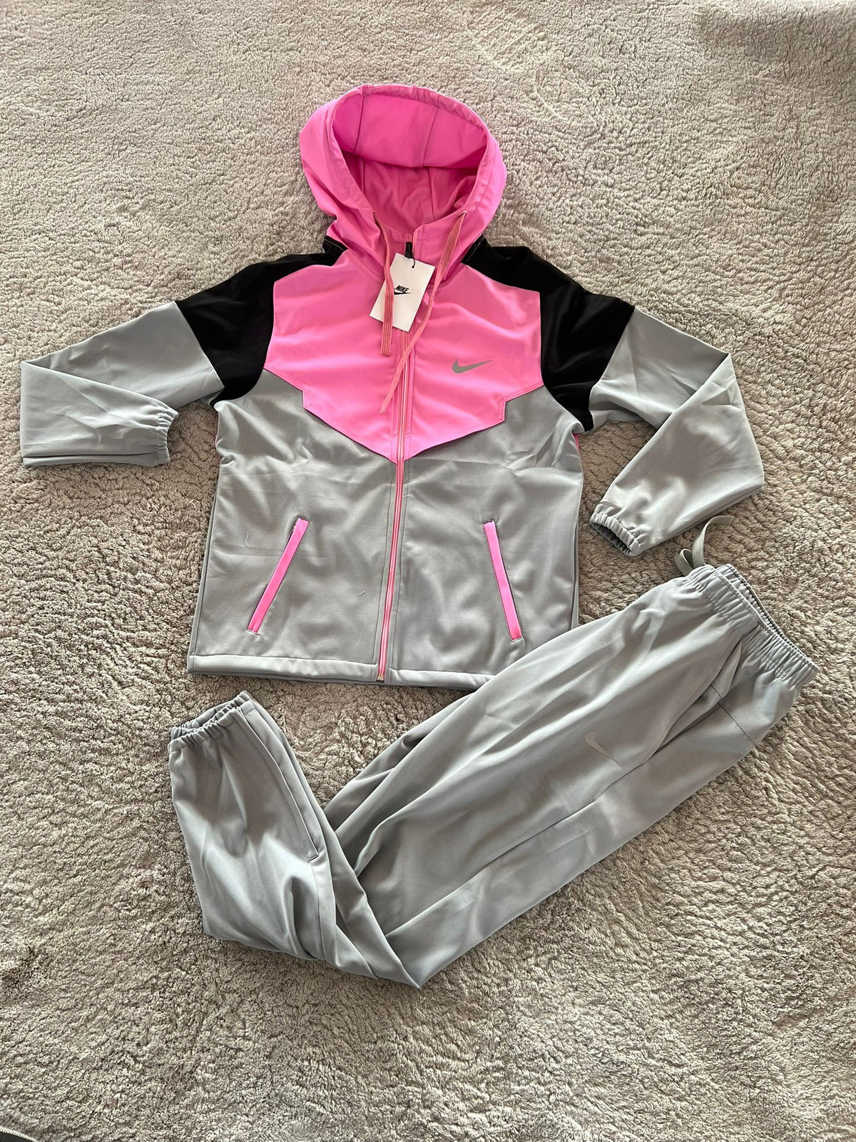 Chandal nike Miller rosa logo gris