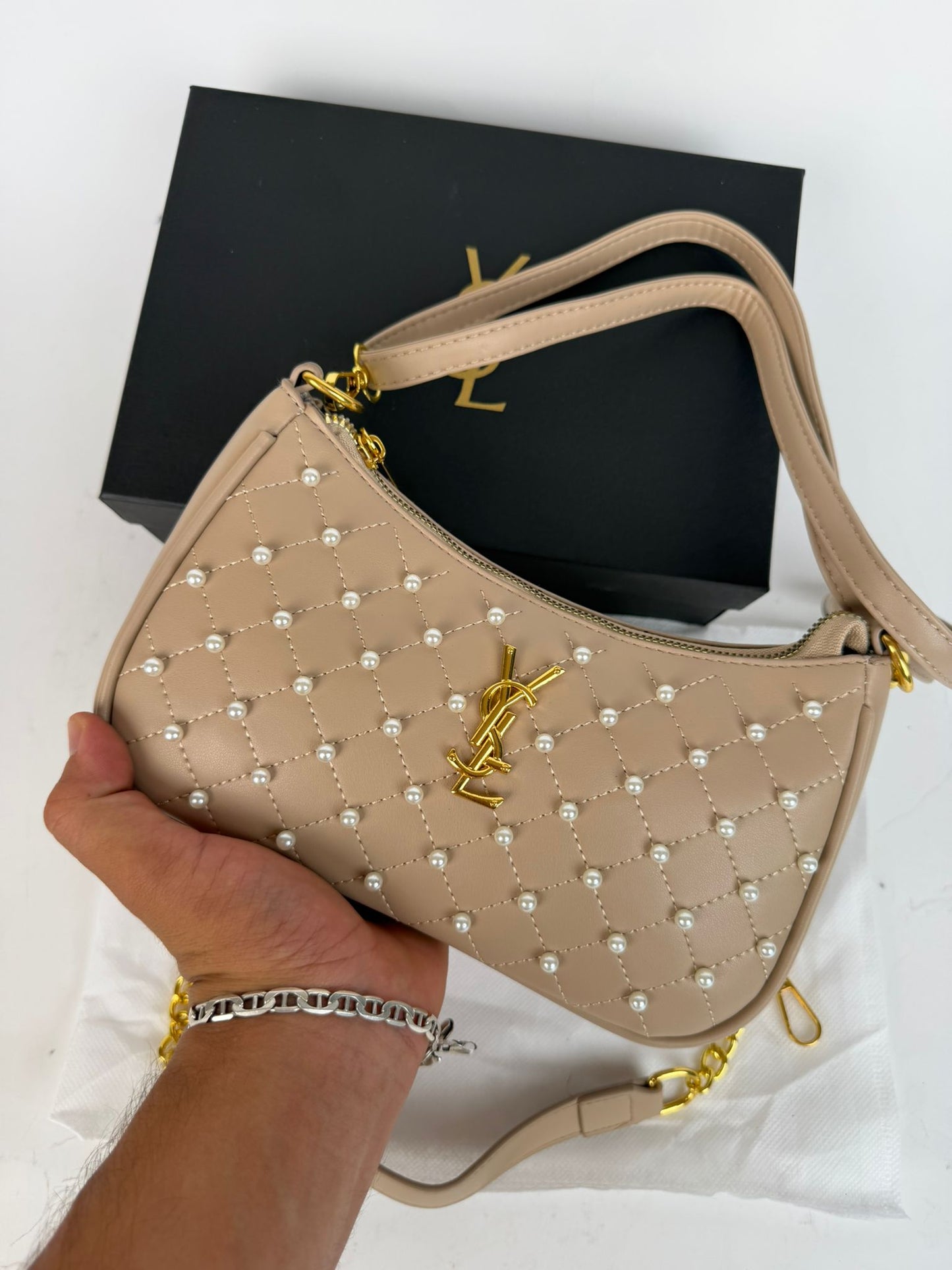 Bolso YSL beige logo dorado detalles blancos