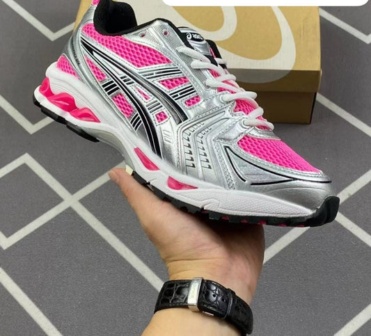 Asics rosas logo negro detalles plateados
