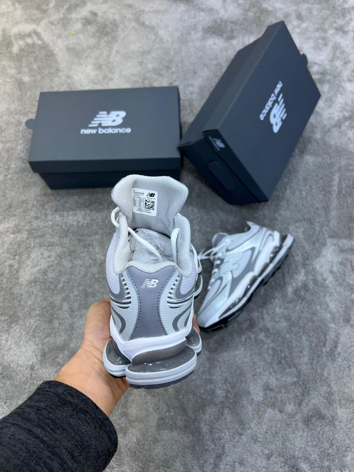 New Balance 2000 blancas y grises