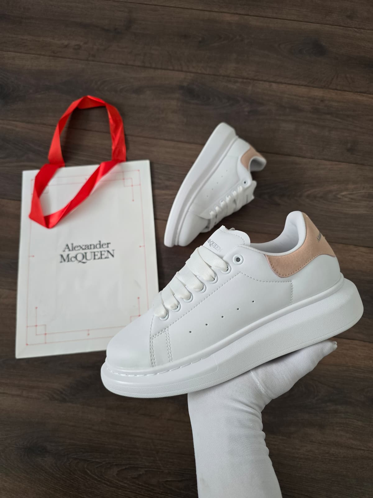 Alexander mcqueen blanca trasero rosa