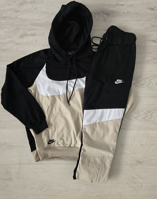 Chandals nike logo grande negro beige logo blanco