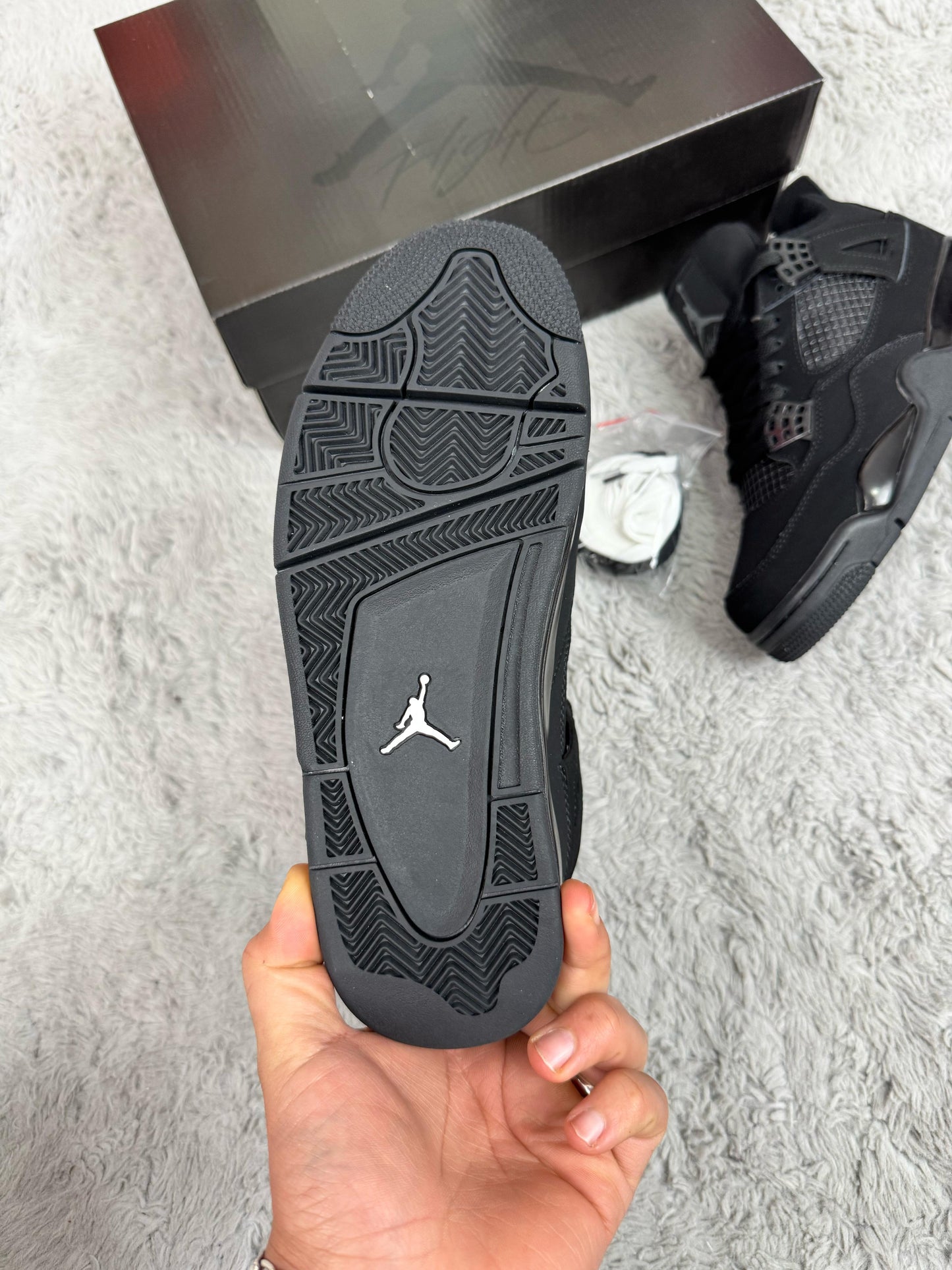 Jordan 4 negras