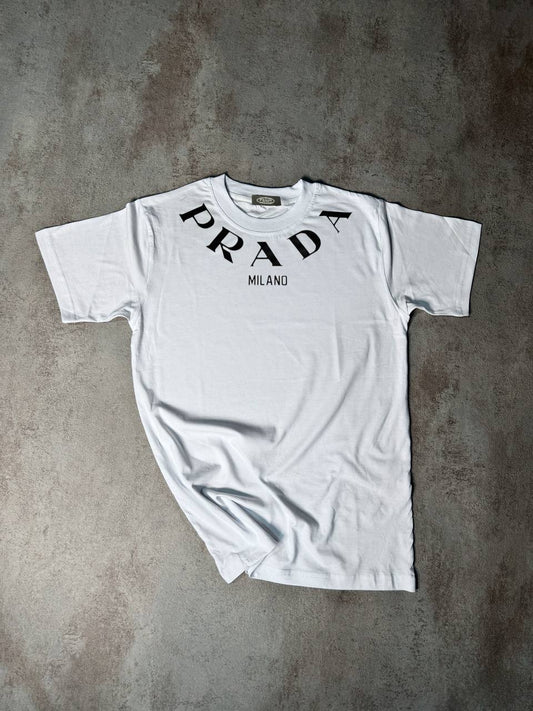 Camiseta Prada blanco logo negro cuello