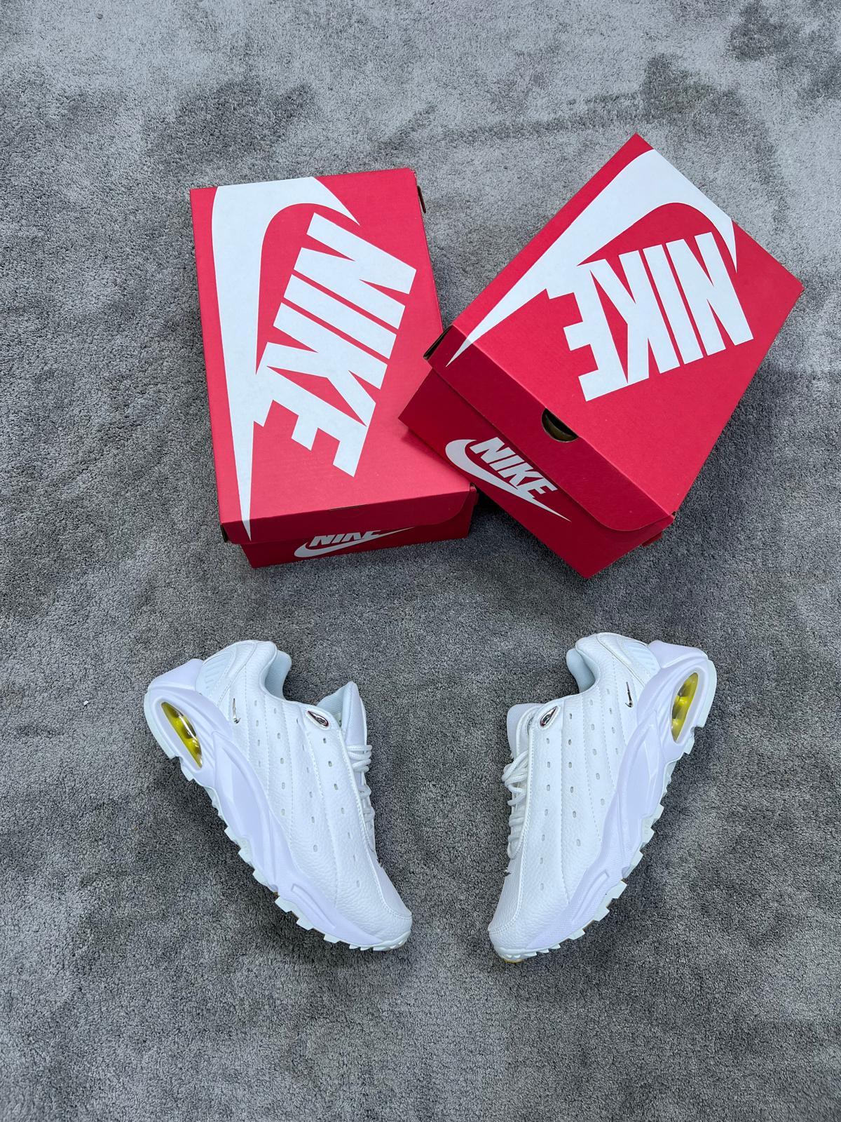 Nocta blanco logo plateado