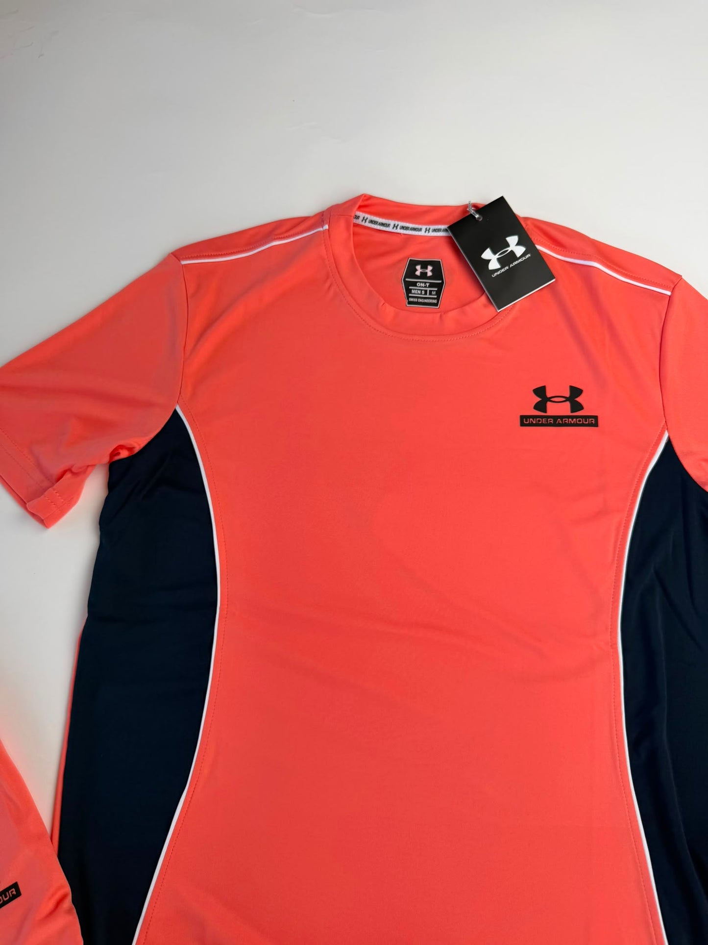 Conjunto corto under armour salmon logo negro
