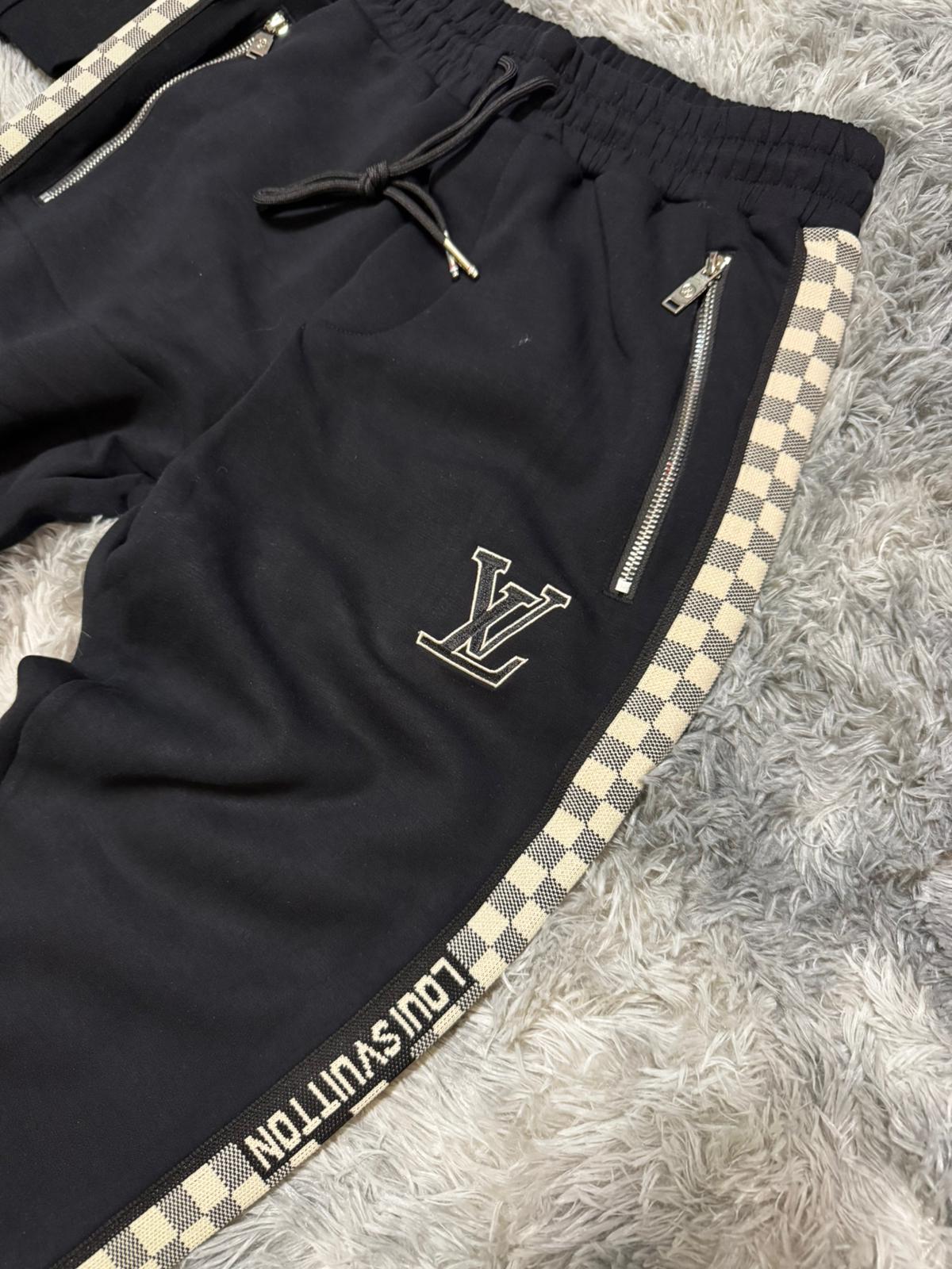 Chandal LV negro logo blanco detalles laterales