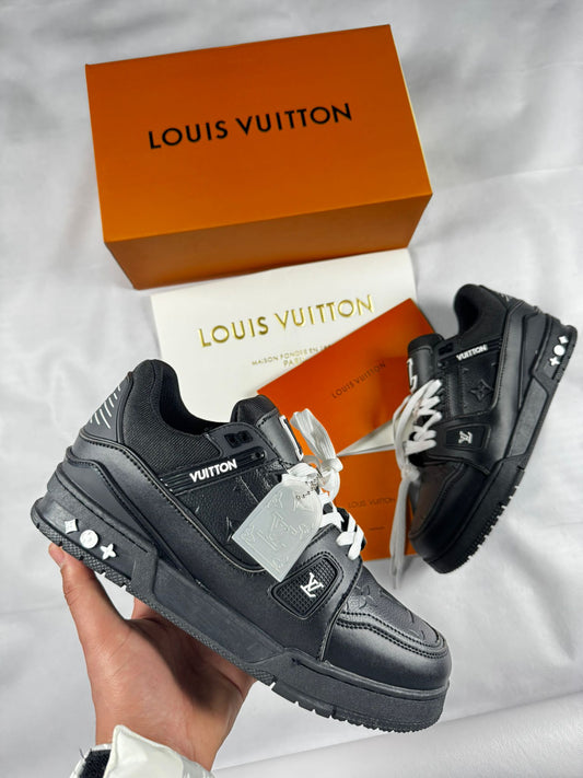 LV trainer negras logo blanco y negro