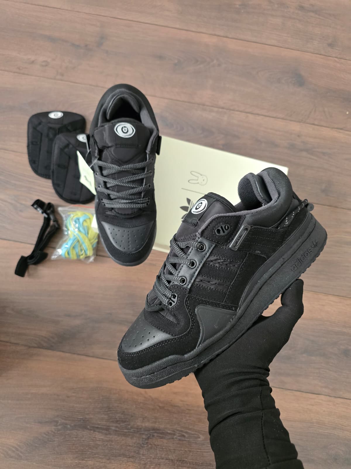 Adidas bad bunny negro