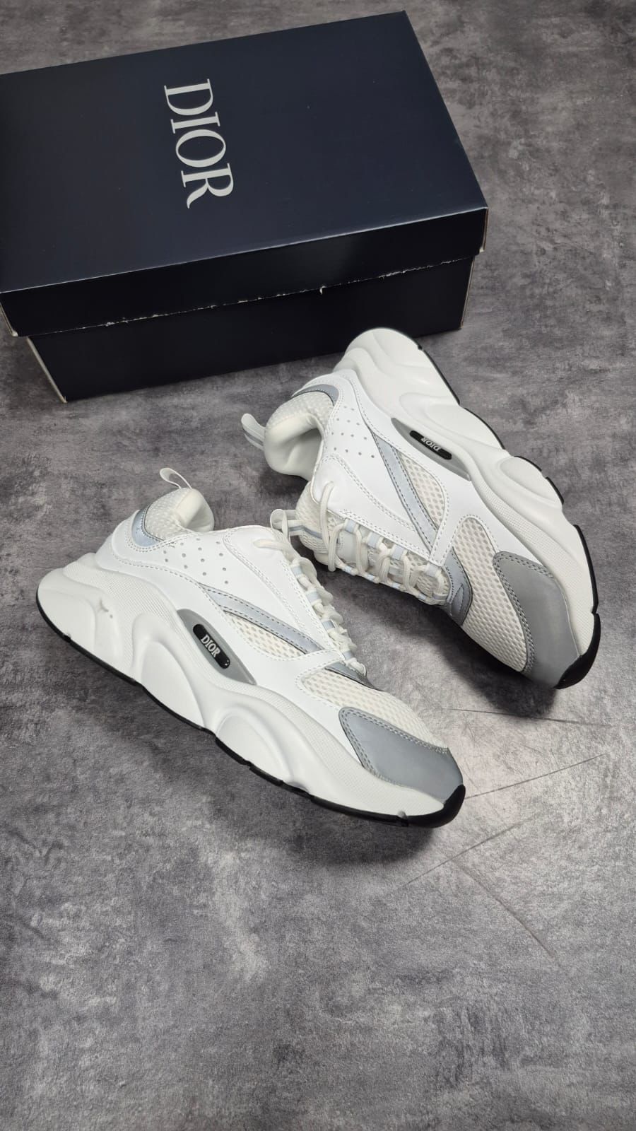 Dior b22 blancas logo gris