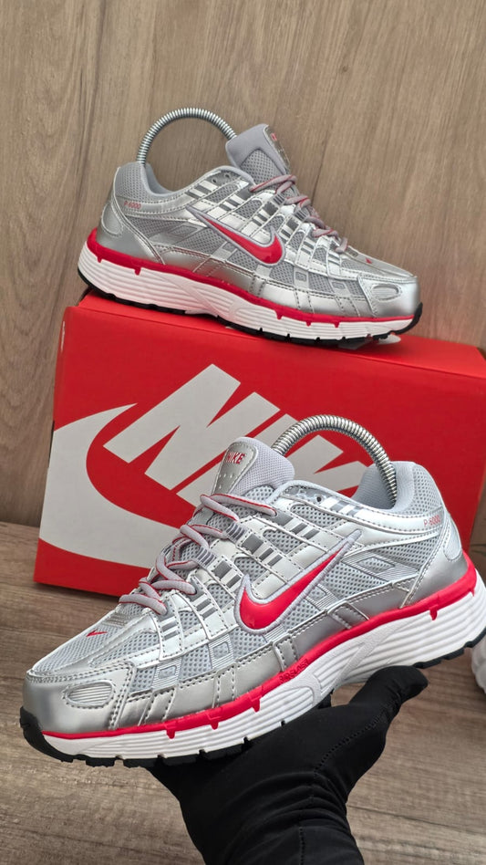 Nike p-6000 plata logo rojo