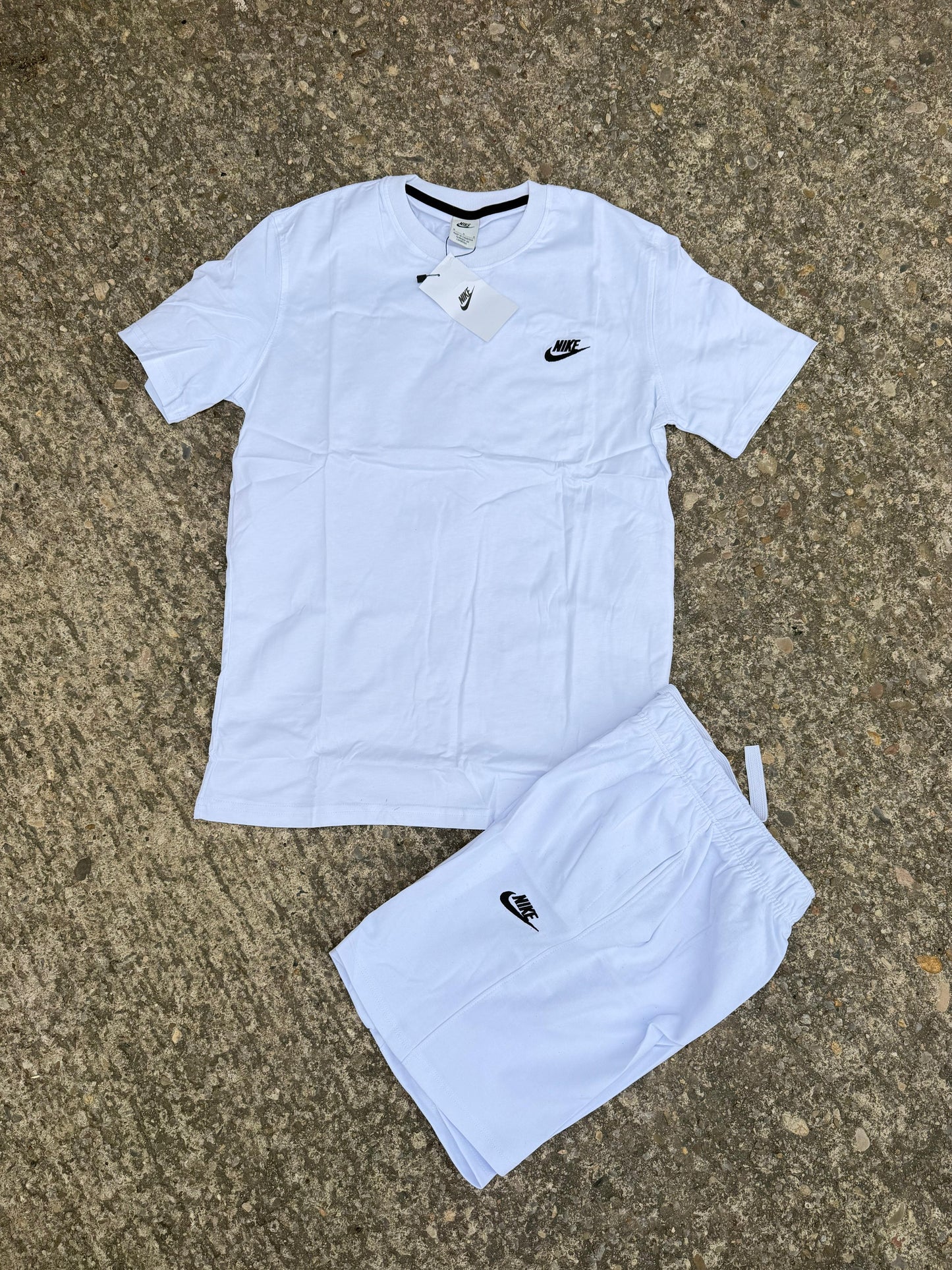 Conjunto corto nike blanco logo negro