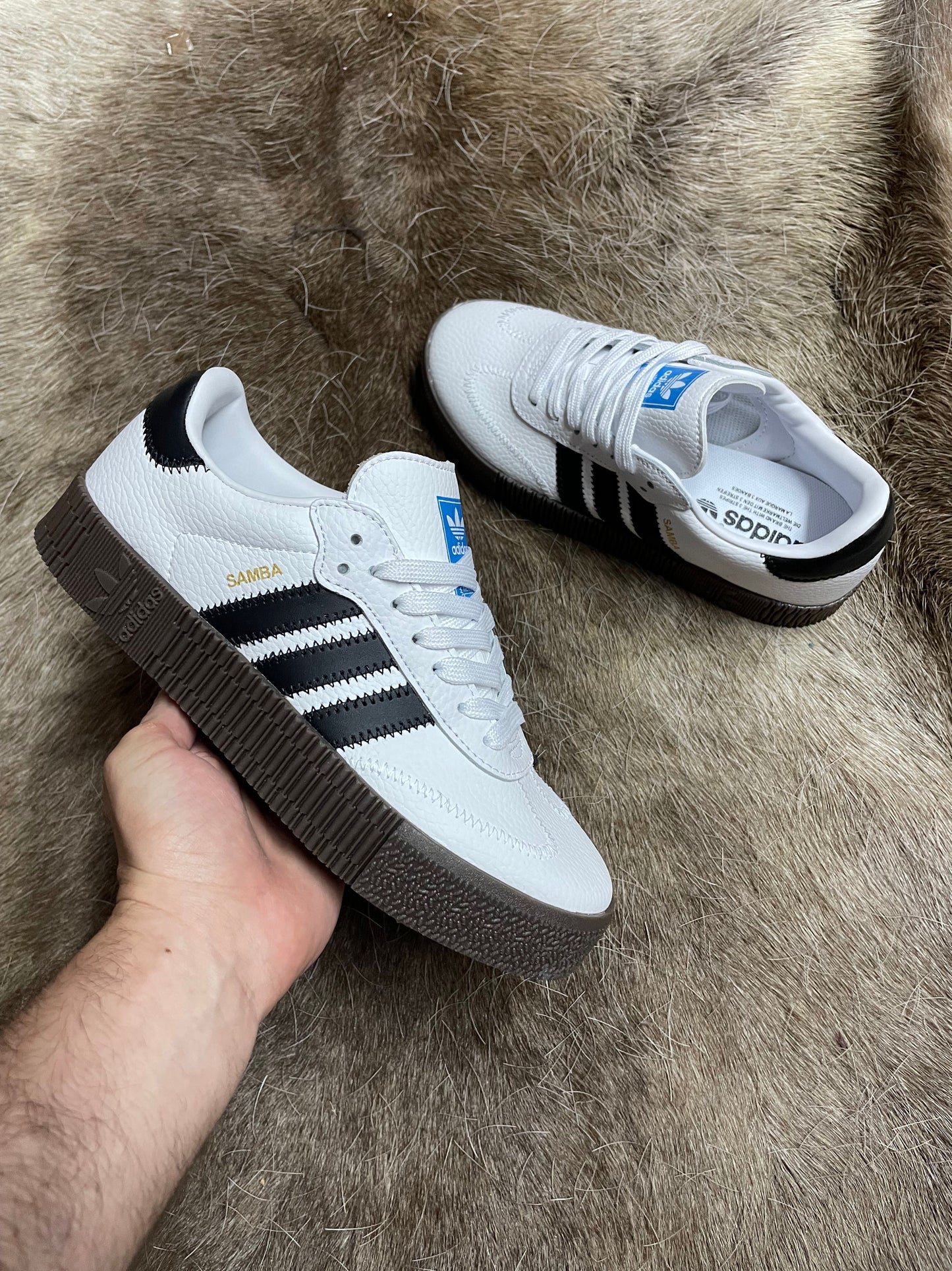 Adidas Samba blanca y negras con plataforma