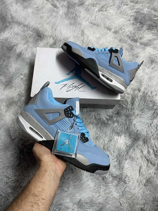 JORDAN 4 AZUL Y GRIS DETALLES NEGROS