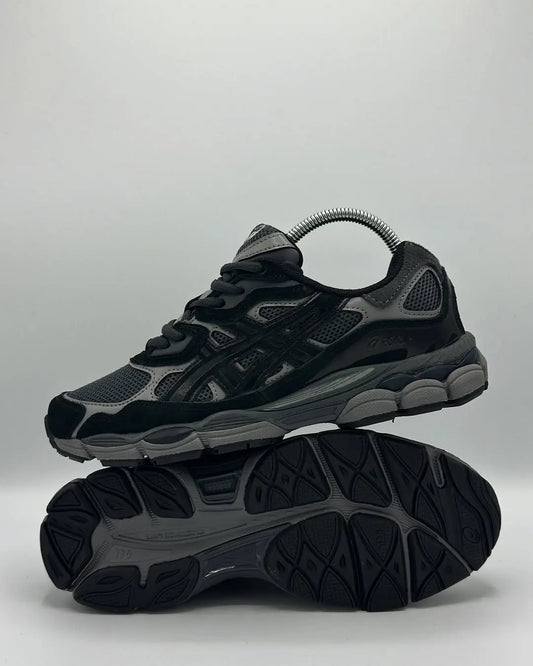 Asics negras