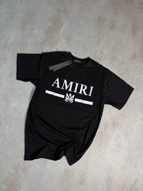 Camiseta amiri negra letras blanco y logo