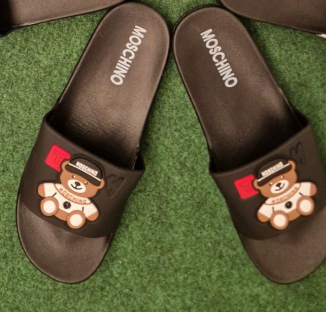 Chanclas Moschino