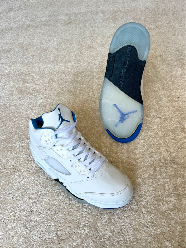 JORDAN 5 BLANCAS CON DETALLES AZULES